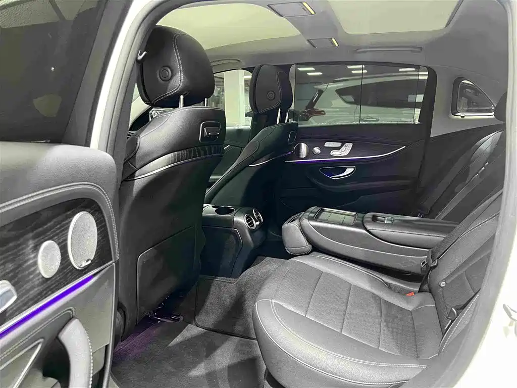 Mercedes-Benz E-Class 2020 — фото 8