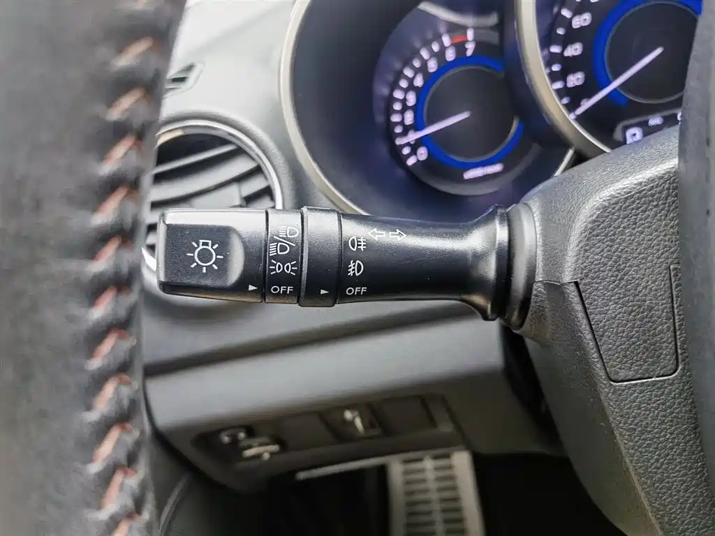 Changan Eado XT 2016 — фото 21