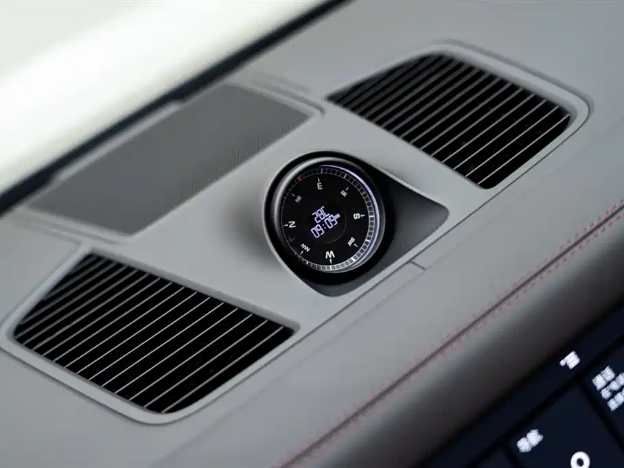 Porsche Cayenne 2019 — фото 17