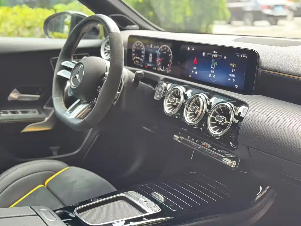 Mercedes-Benz A-Class AMG 2024 — фото 14