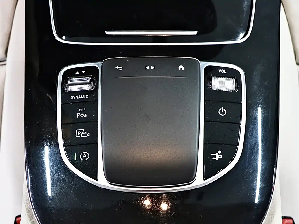 Mercedes-Benz E-Class 2023 — фото 17