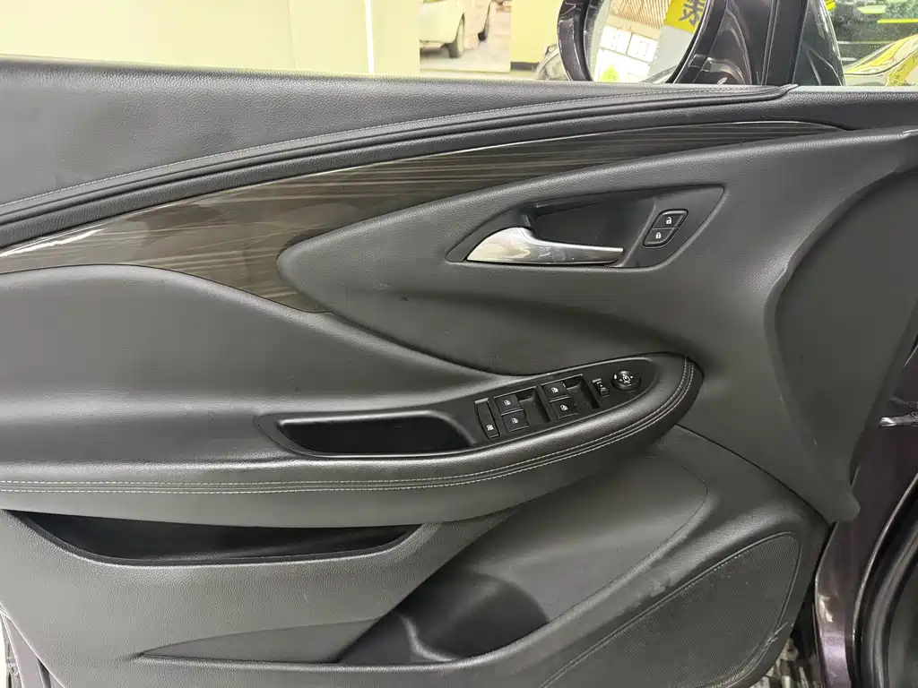 Buick Envision Plus 2018 — фото 15