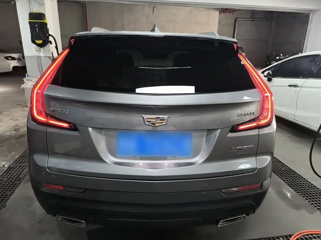 Cadillac XT4 2023 — фото 6