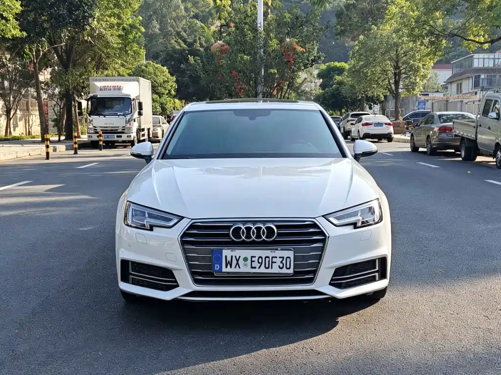 Audi A4L 2018