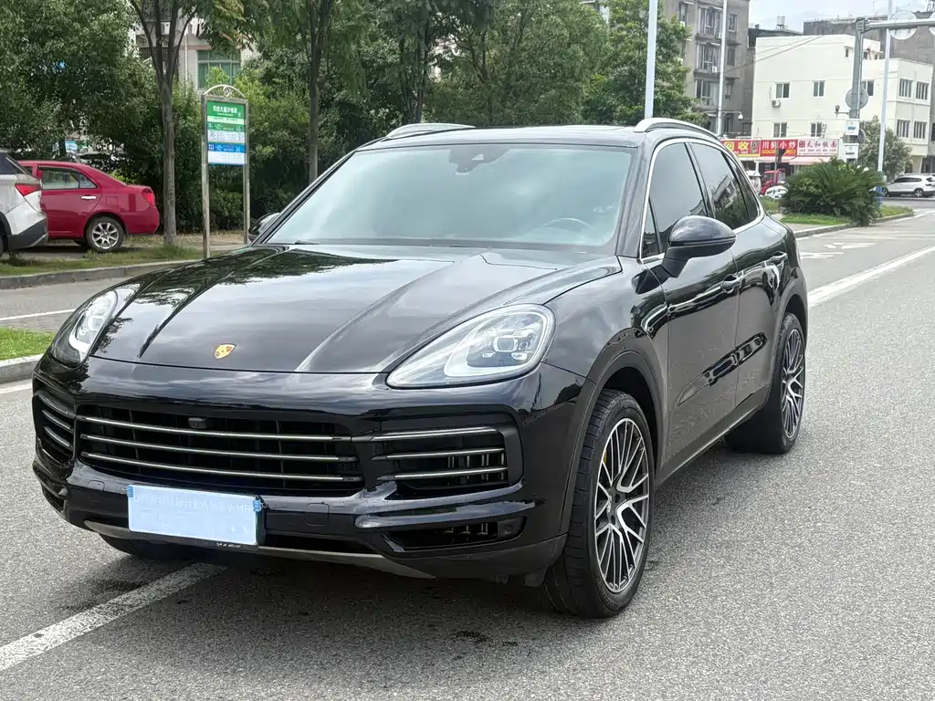 Porsche Cayenne 2019 — фото 1