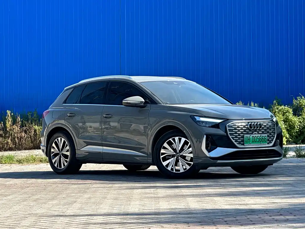 Audi Q4 E-Tron 2023 — фото 3