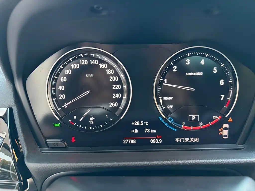 BMW 1 Series 2023 — фото 13