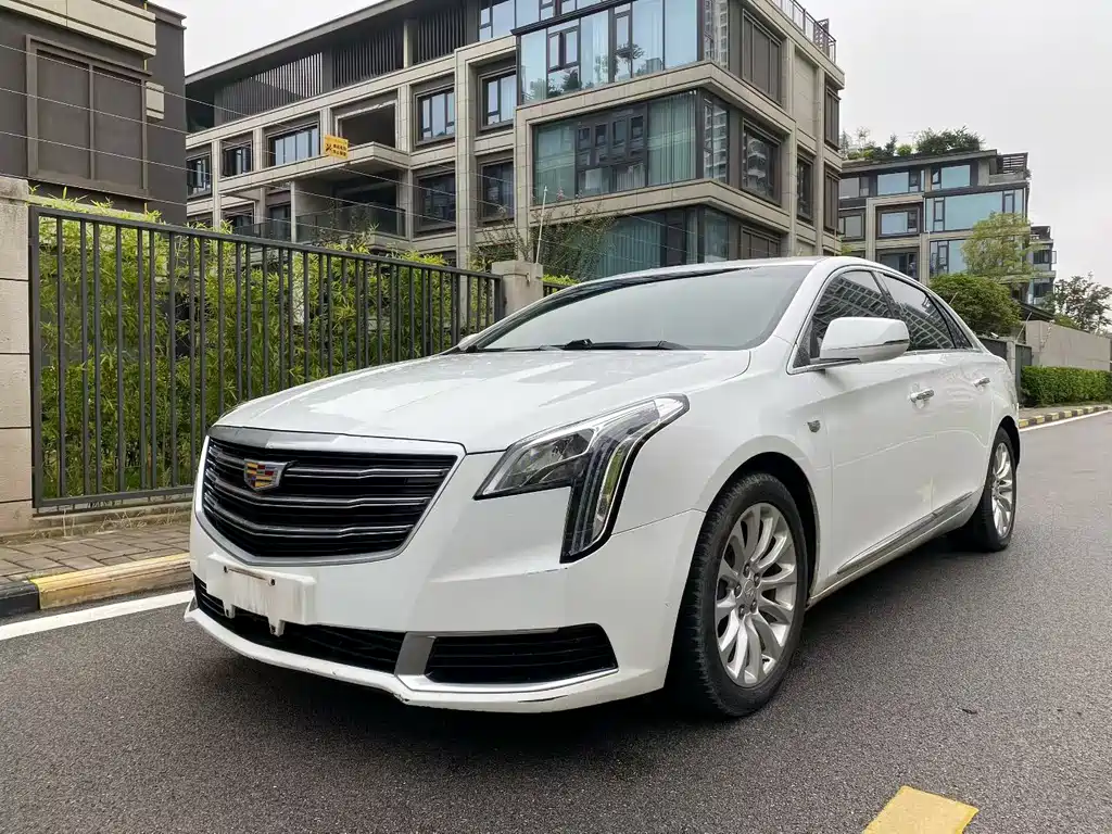 Cadillac XTS 2018 — фото 1