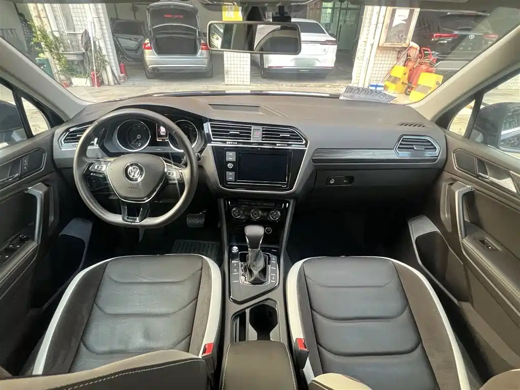 Volkswagen Tiguan L 2018 — фото 14