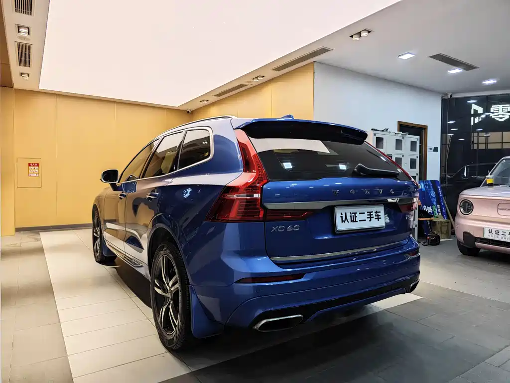 Volvo XC60 2018 — фото 26