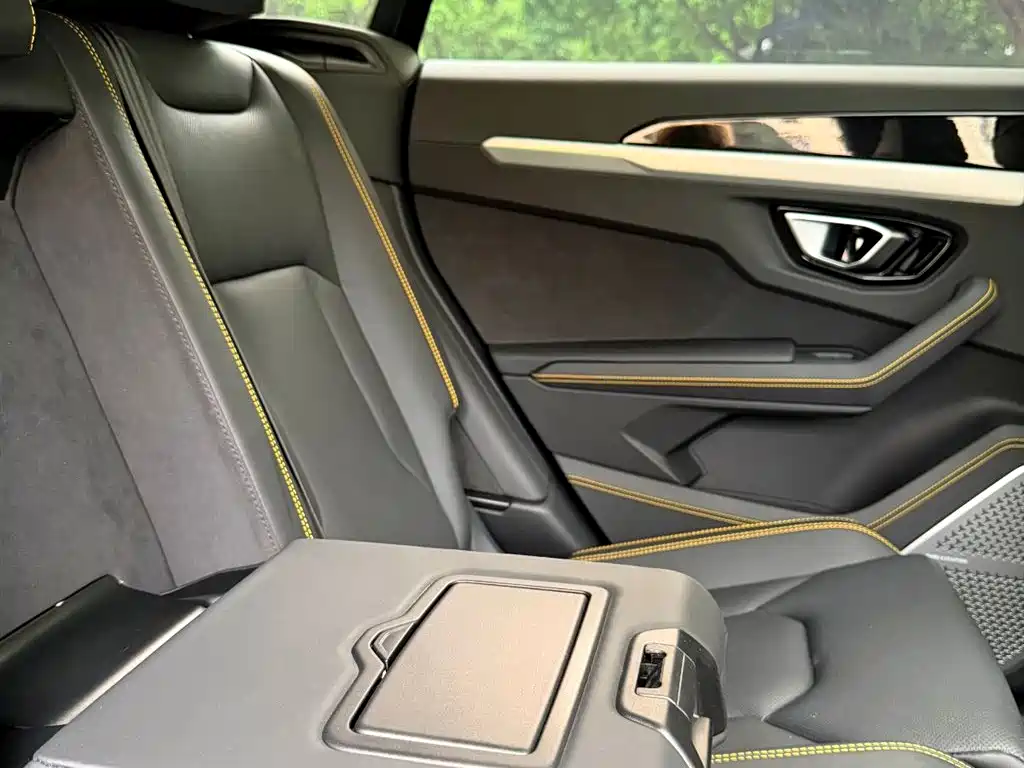 Lamborghini Urus 2020 — фото 17