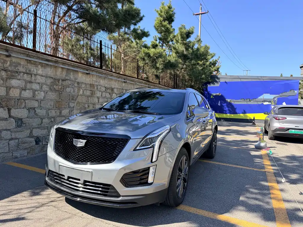 Cadillac XT5 2023 — фото 1