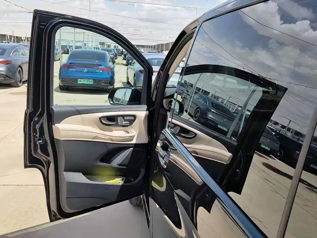 Mercedes-Benz V-Class 2024