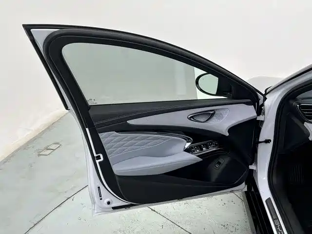 BYD Seal 2023 — фото 17