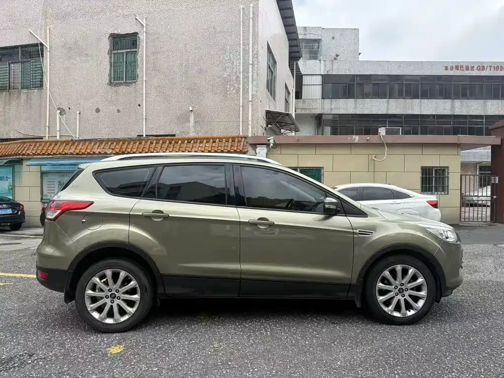 Ford Kuga 2015 — фото 7