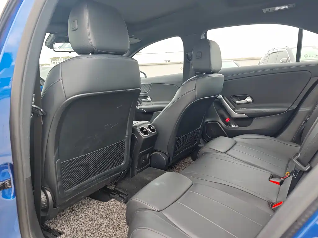 Mercedes-Benz A-Class 2023 — фото 14