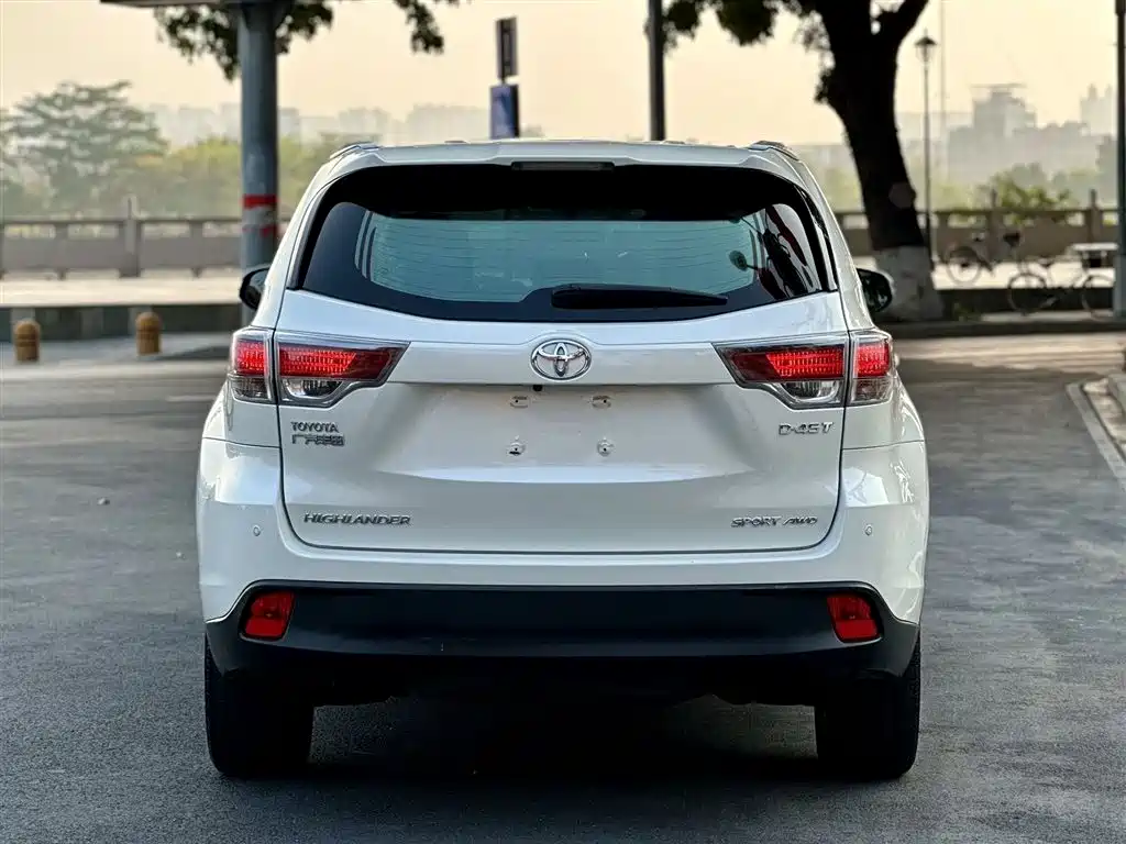 Toyota Highlander 2015 — фото 5