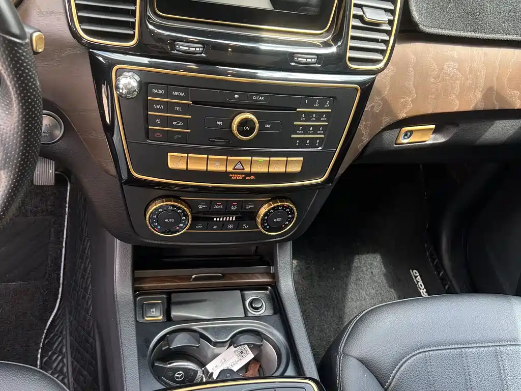 Mercedes-Benz GLE 2016 — фото 18