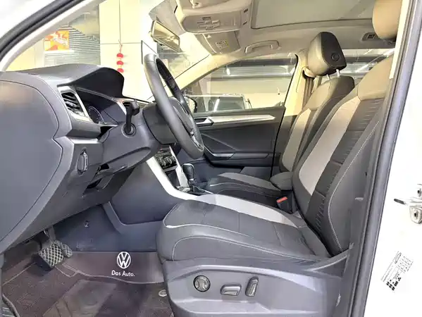 Volkswagen T-Roc 2023