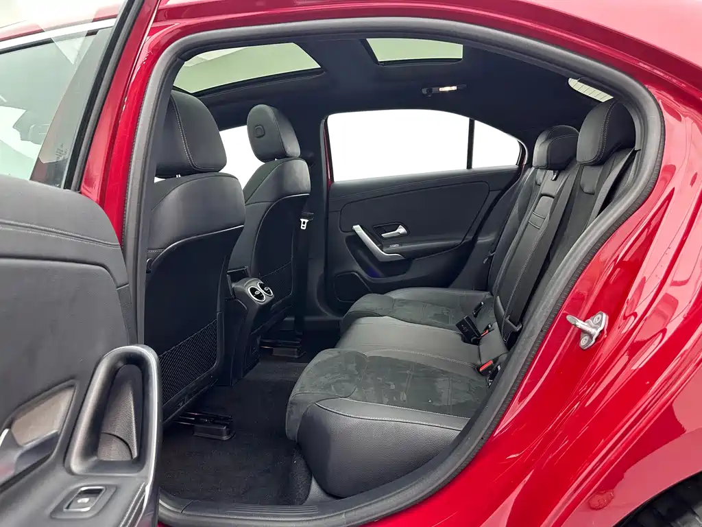 Mercedes-Benz A-Class 2023 — фото 20