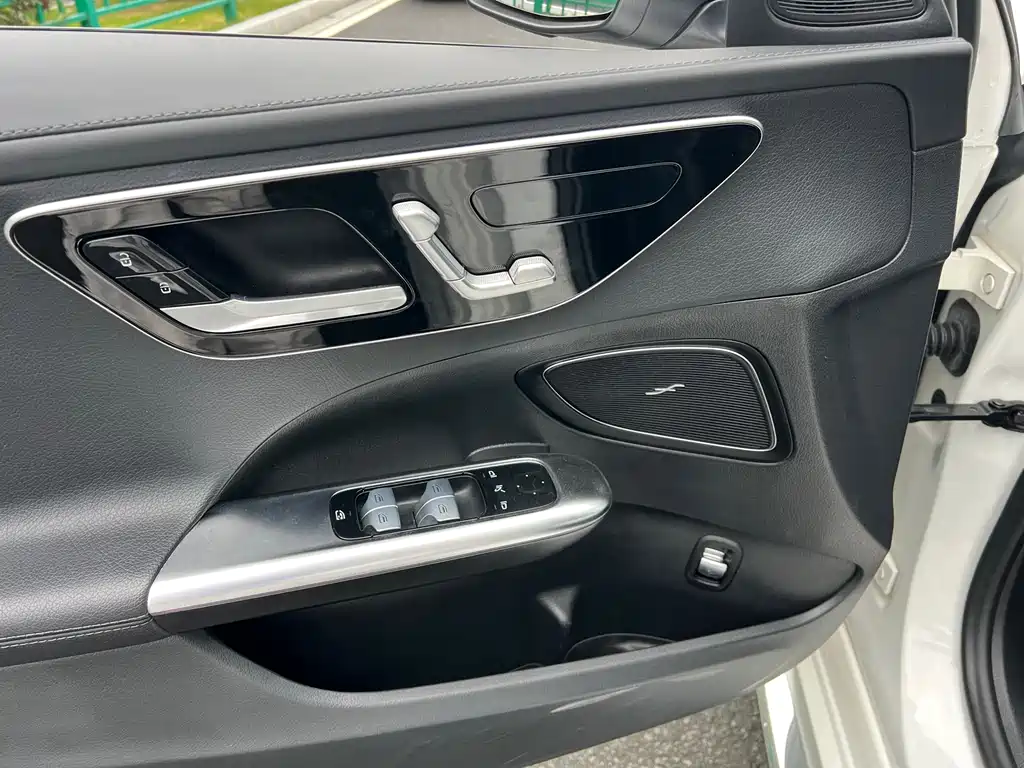 Mercedes-Benz C-Class 2022