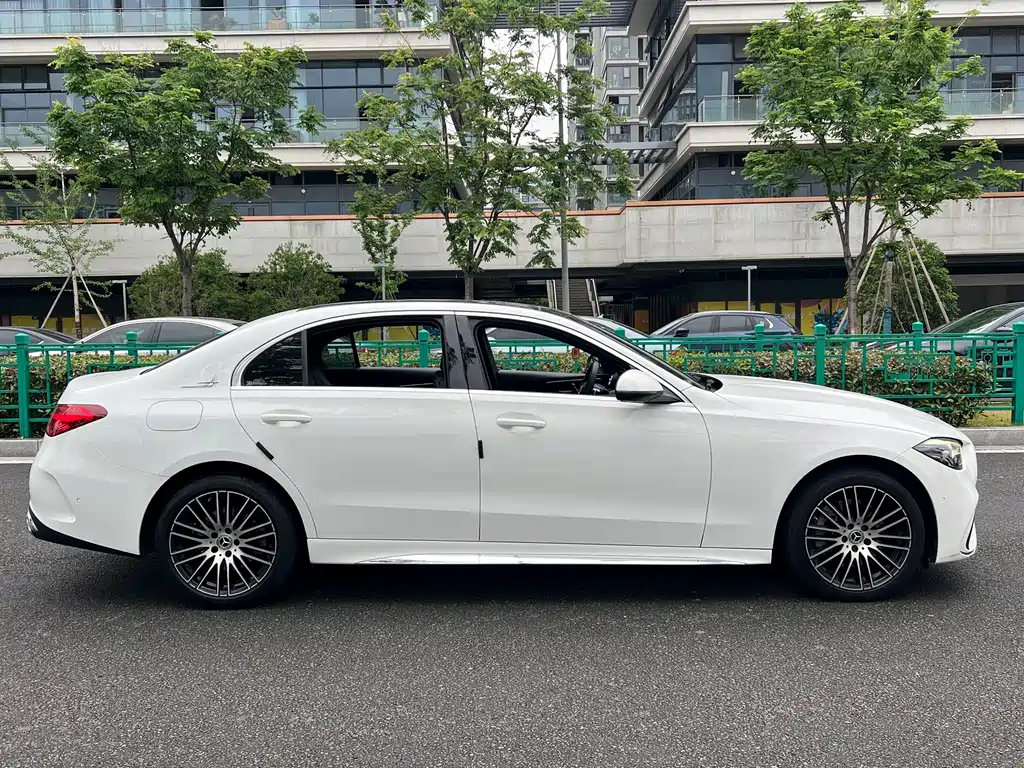 Mercedes-Benz C-Class 2022 — фото 12