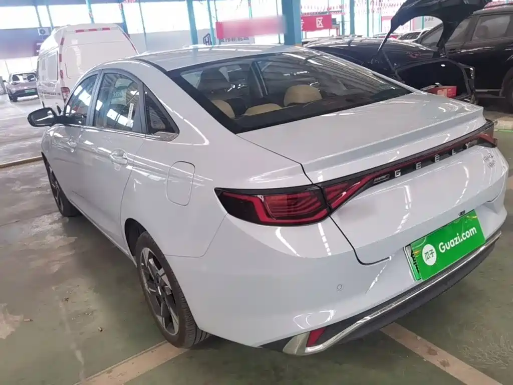 Geely Emgrand L Hip 2025 — фото 23