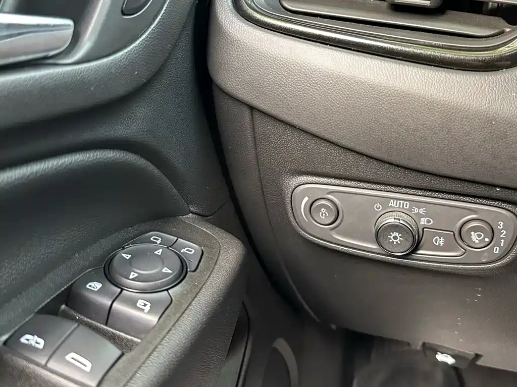 Chevrolet Equinox 2021 — фото 12