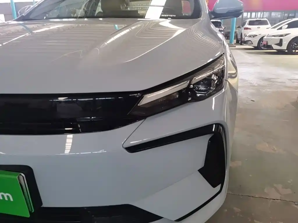 Geely Emgrand L Hip 2025 — фото 18
