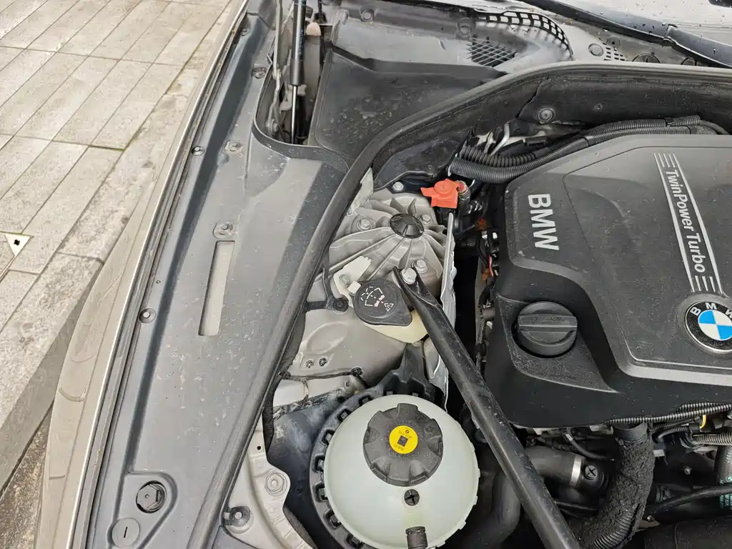 BMW 5 Series 2013 — фото 26