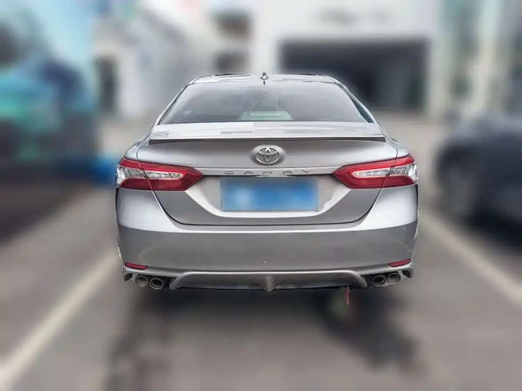 Toyota Camry 2021 — фото 10