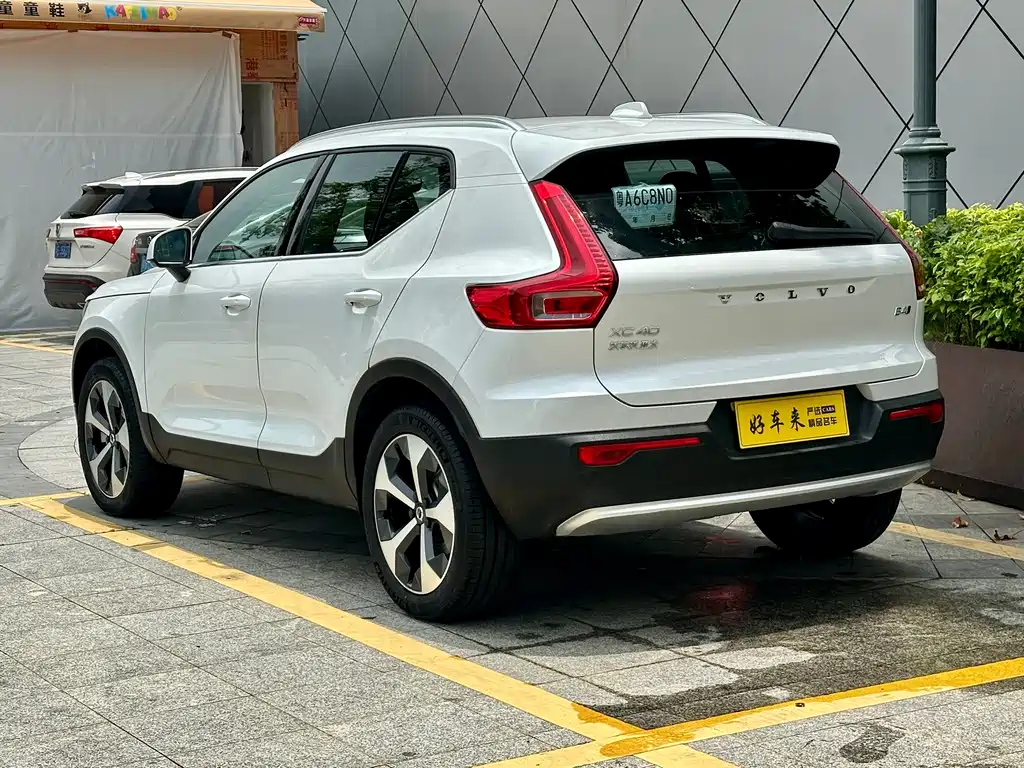 Volvo XC40 2024 — фото 20