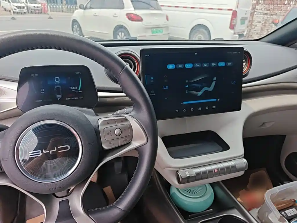 BYD Dolphin 2022 — фото 10