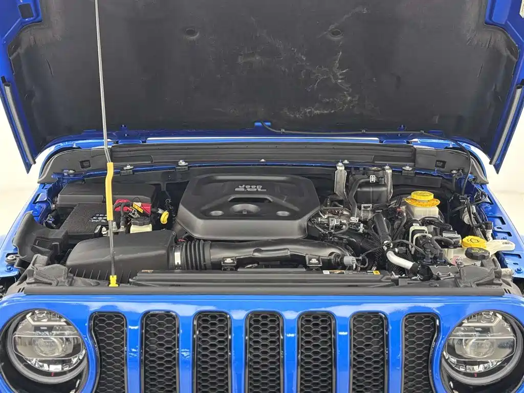 Jeep Wrangler 2023 — фото 21