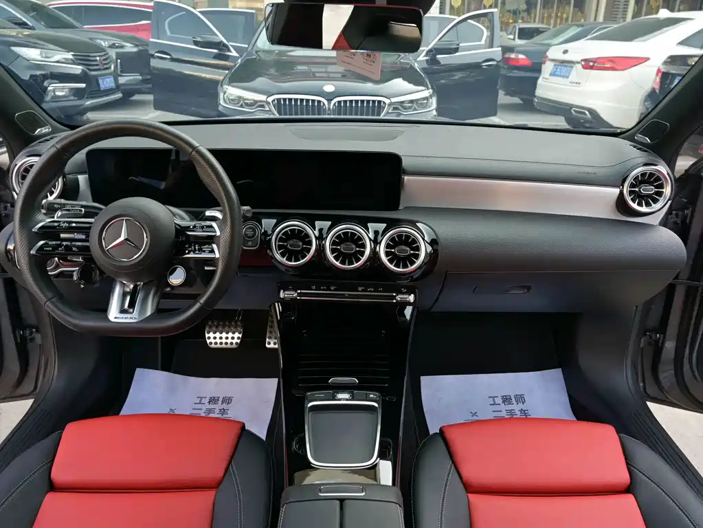Mercedes-Benz A-Class AMG 2024 — фото 9