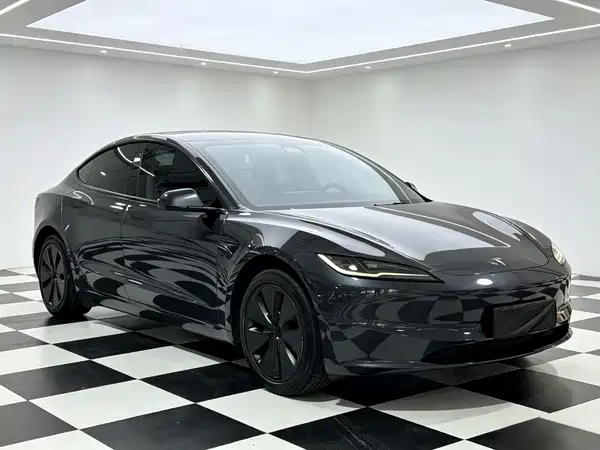Tesla Model 3 2025