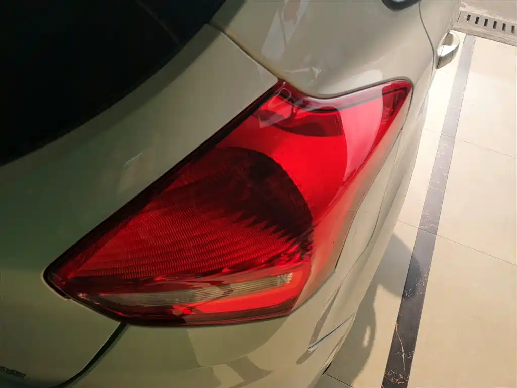 Ford Focus 2017 — фото 24
