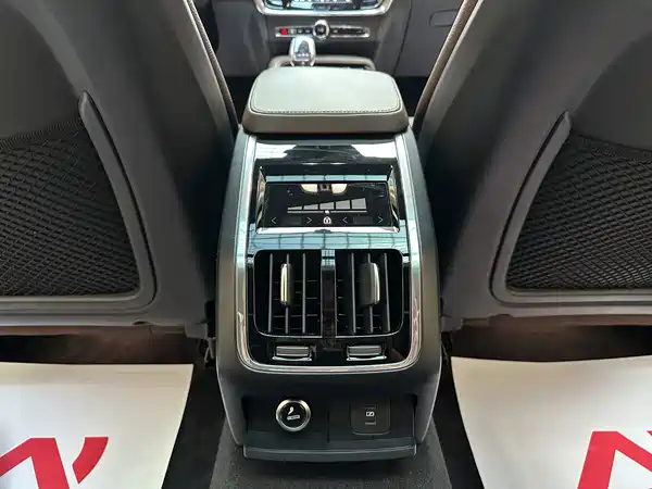Volvo S90 2024