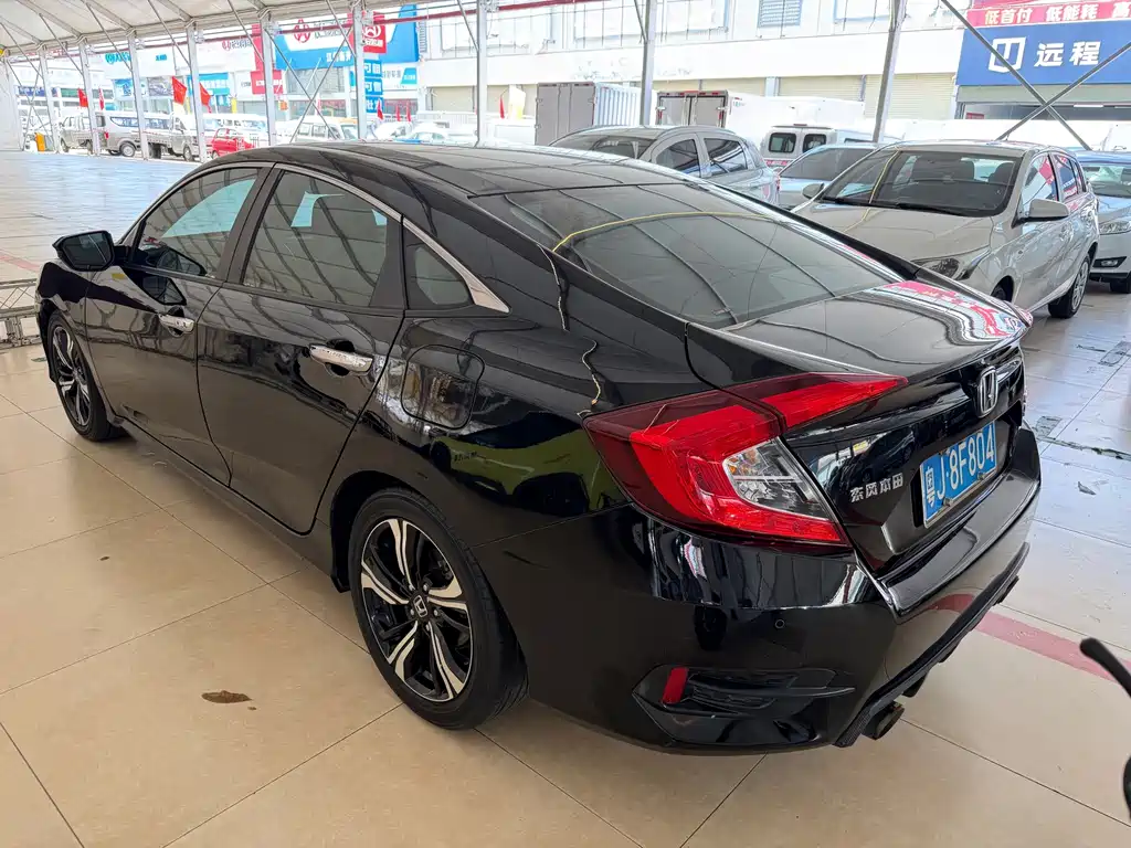 Honda Civic 2017 — фото 8