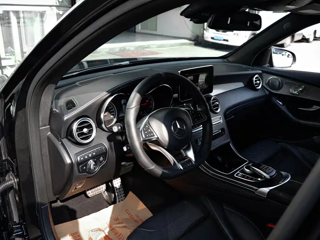 Mercedes-Benz GLC AMG 2019 — фото 7
