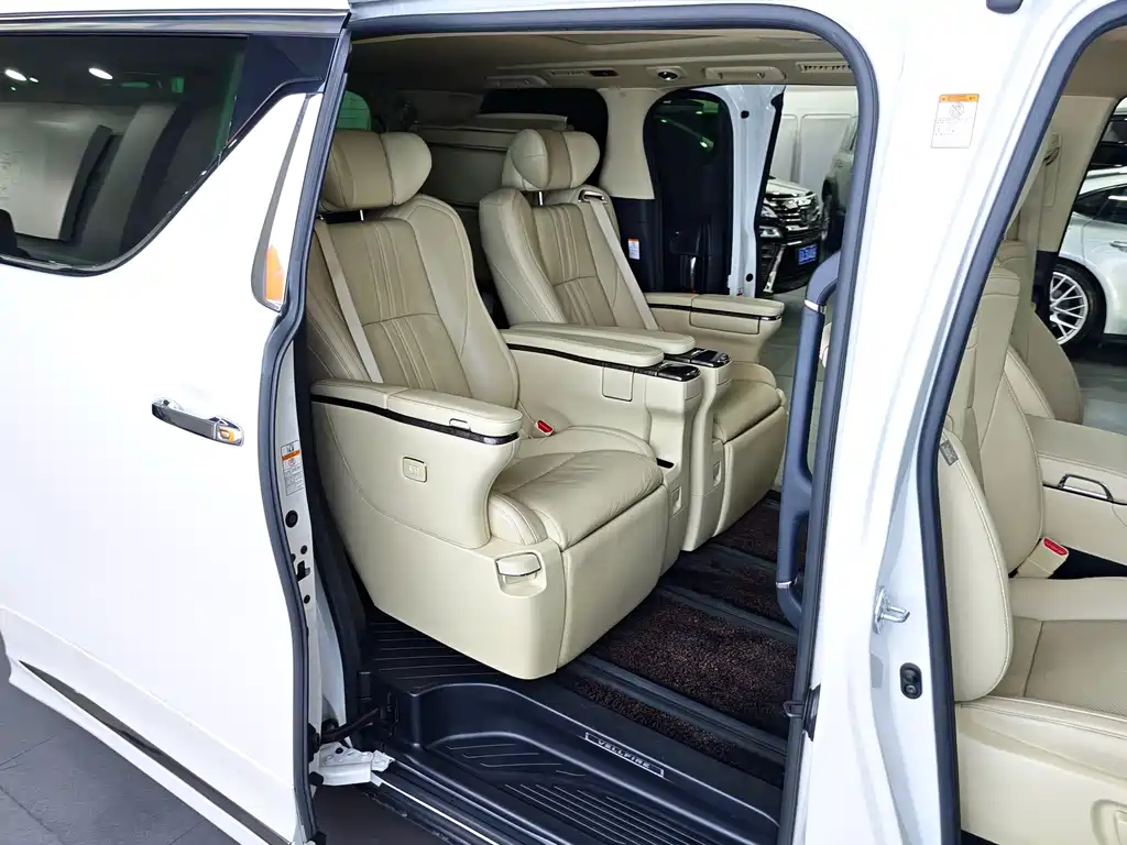 Toyota Vellfire 2021 — фото 19