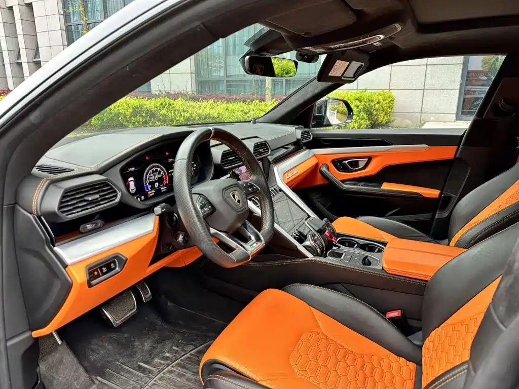Lamborghini Urus 2019 — фото 8