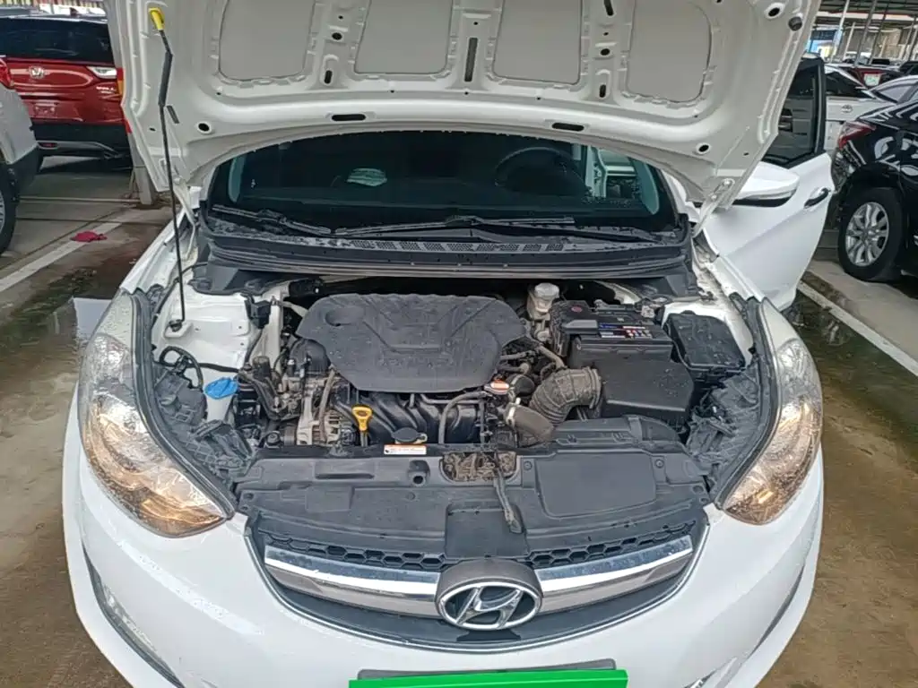 Hyundai Elantra 2016 — фото 20