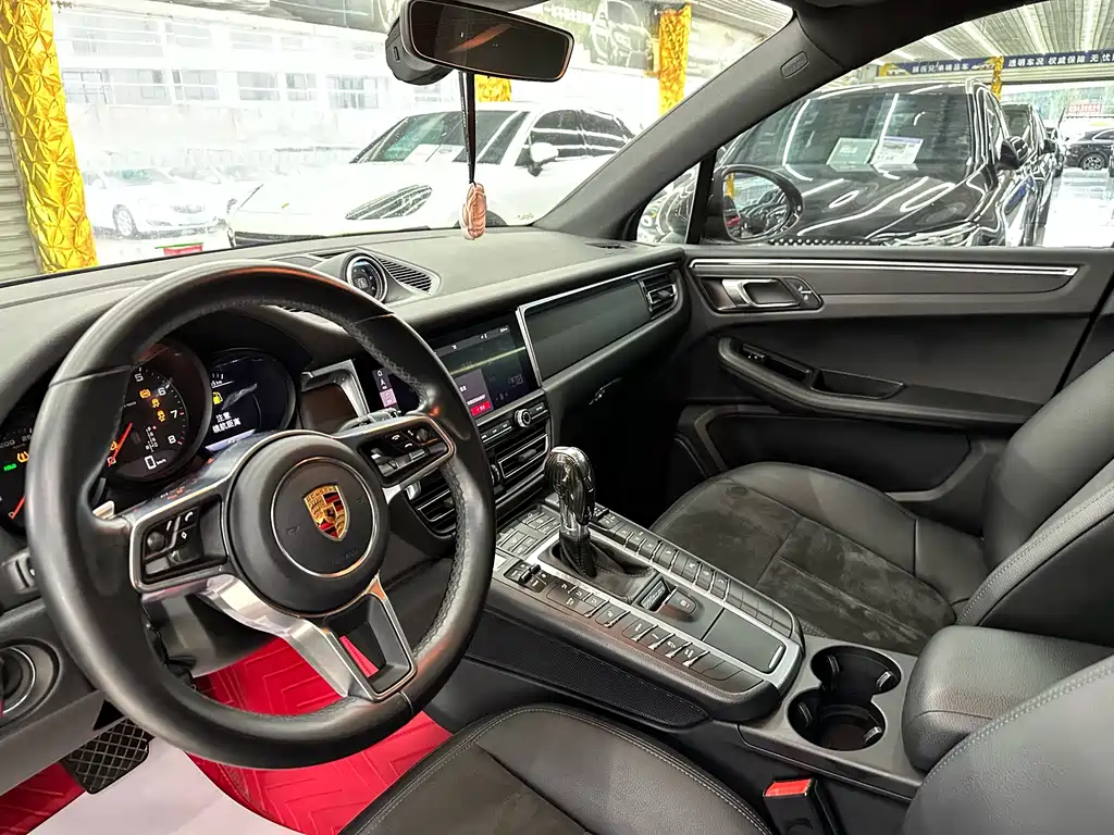 Porsche Macan 2020 — фото 19
