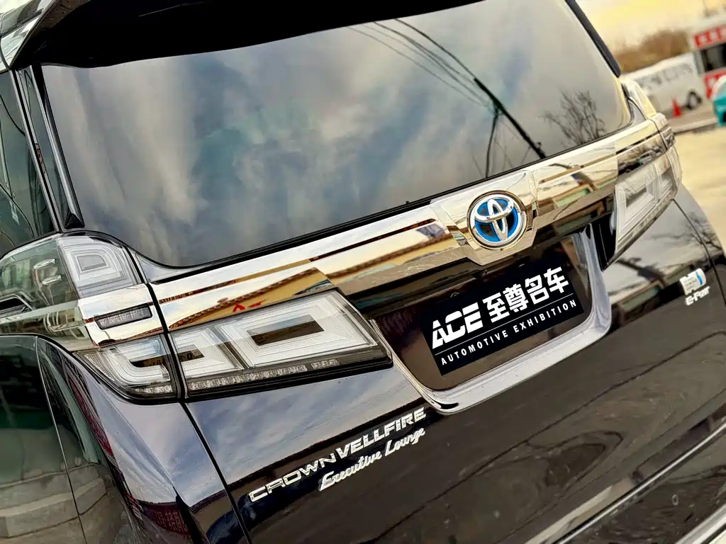 Toyota Vellfire 2021 — фото 9
