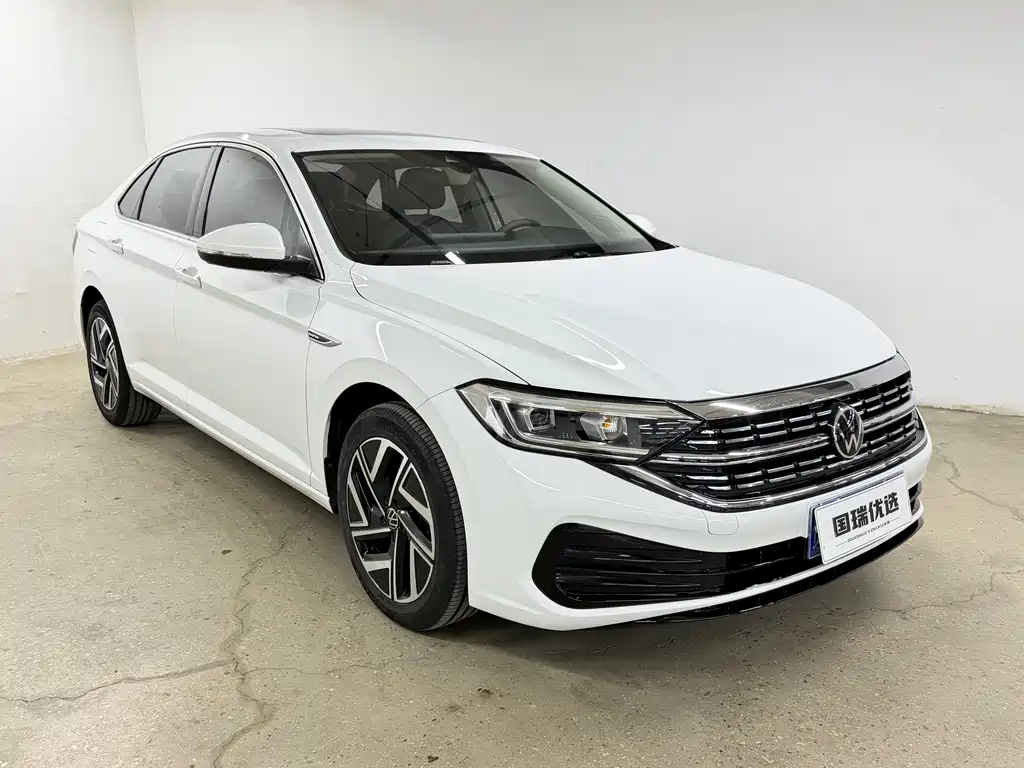 Volkswagen Sagitar 2022
