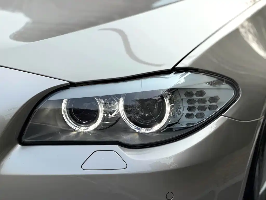 BMW 5 Series 2013 — фото 14