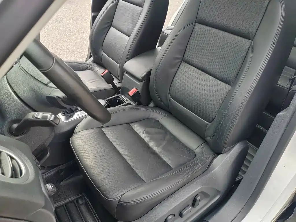 Volkswagen Tiguan 2015 — фото 10