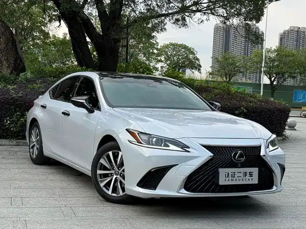 Lexus ES 2018