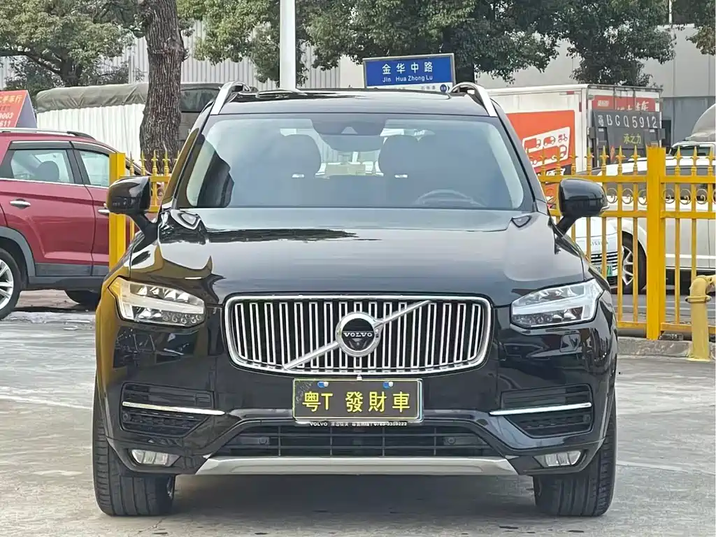 Volvo XC90 2018 — фото 2